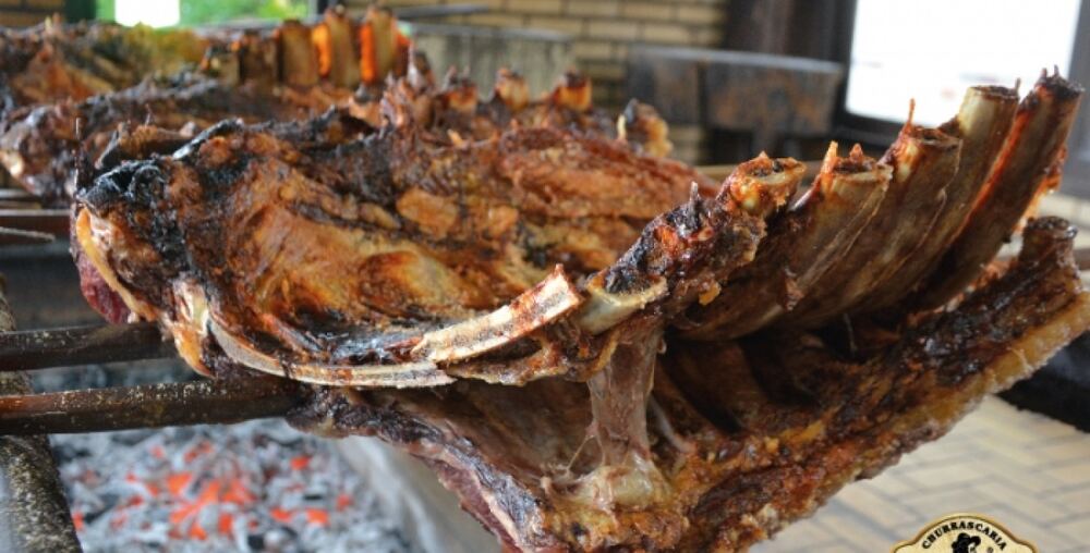 Churrasco e tradição gaúcha da Noite Gaúcha